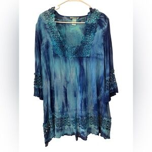 Elegant Blue Tunic with Lace Details